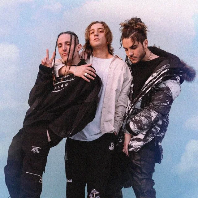 Foto de Chase Atlantic en estudio